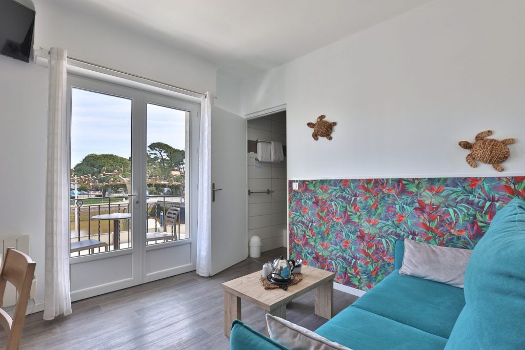 hotelducap-chambre-double-confort-avec-balcon-vue-port-2